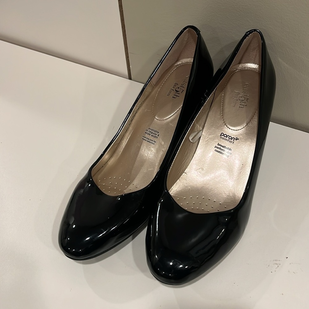 Size 10 patent leather comfort heels. No signs of wear